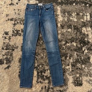 Like new Paige Hoxton ultra skinny size 25 jeans. Inseam is 29” Perfect for fall